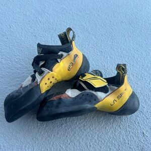 La Sportiva Solution Climbing Shoes - Men's Size 37 1/2
